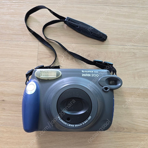 후지 INSTAX200 폴라로이드 카메라