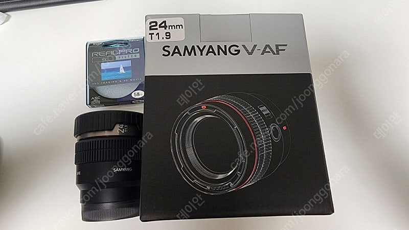 삼양 시네마렌즈 V-AF T1.9 24mm FE마운트 판매합니다.