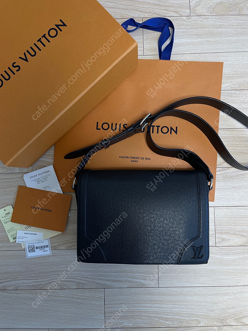 루이비통 (louisvuitton) 뉴 플랩 메신저 느와 M30807 블랙