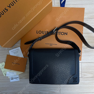 루이비통 (louisvuitton) 뉴 플랩 메신저 느와 M30807 블랙