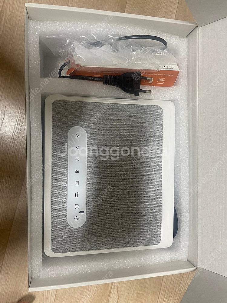 Smart Projector LT2--1