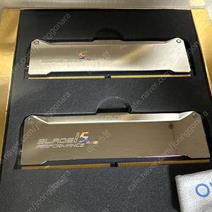 OLOy DDR5-6400 CL32 BLADE RGB 16x2