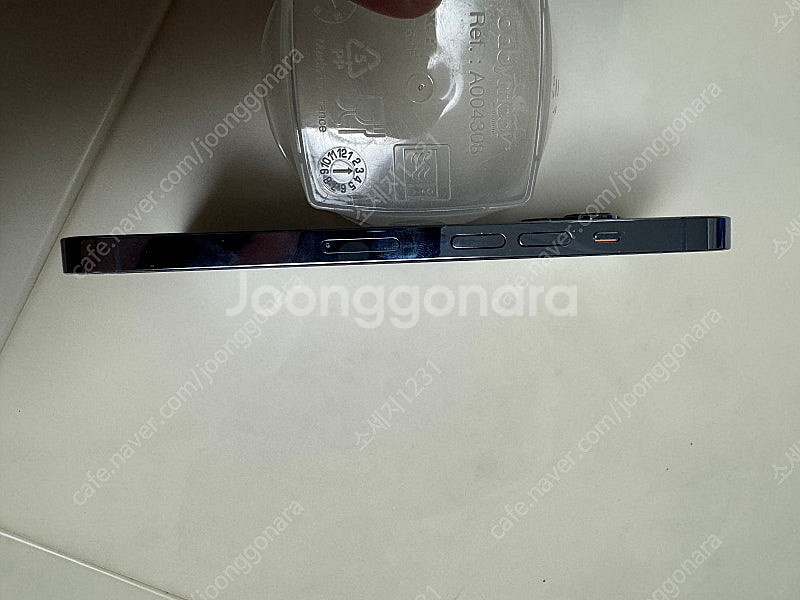 아이폰13프로 256 시에라블루(좌측 하단 깨짐)--2