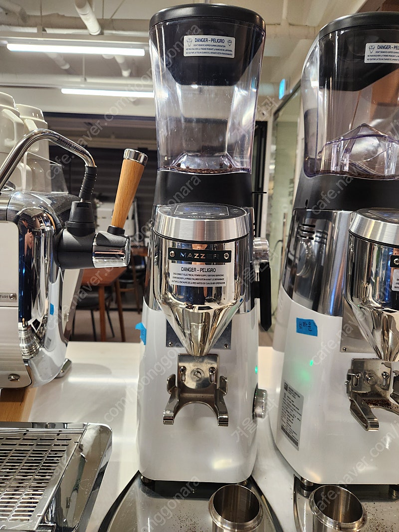 [서울/강남 직거래] 23년식 MAZZER KOLD S 화이트 / 메저 메져 콜드S 화이트 자동그라인더 / 7천회 미만