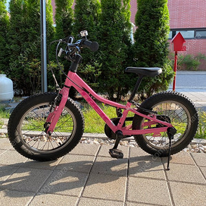 트렉 TRAK 프리칼리버 16인치 유아용 자전거 핑크색상
