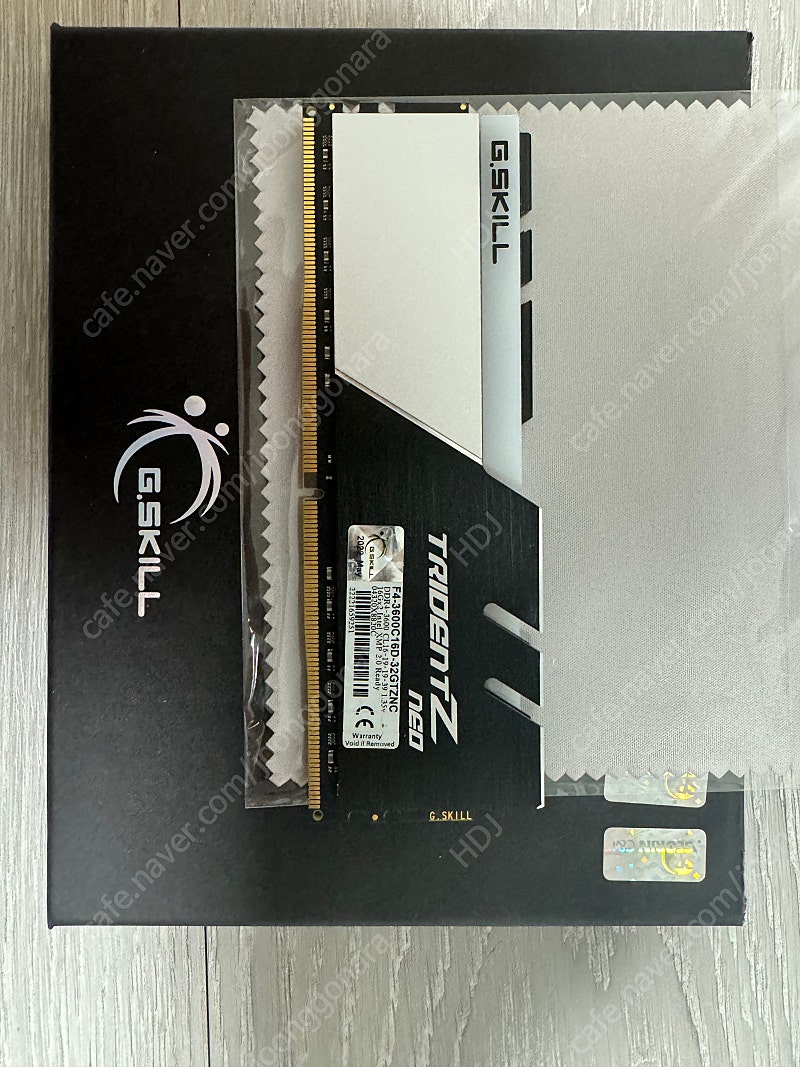 지스킬 DDR4 PC4-28800 CL16 TRIDENT Z NEO C 16g 1개 팝니다.