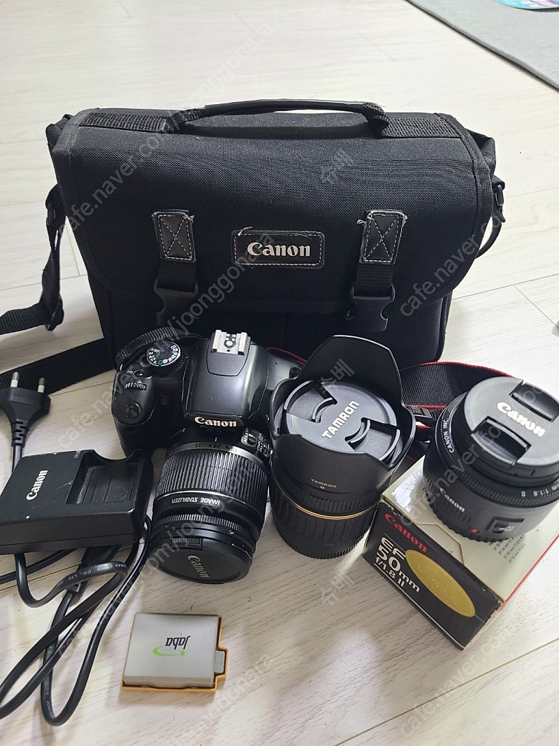 캐논 450d + 렌즈 18-55mm + 쩜팔 50mm + 탐론 18-200+ 카메라가방 + 배터리2개(정품+호환) + 충전기