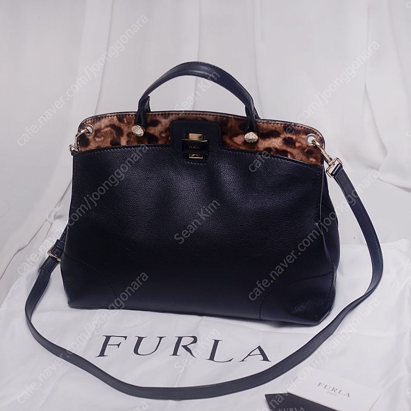 훌라 (FURLA) 파이퍼 럭스 송치 레더 원핸들 토트.숄더백