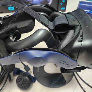 htc vive pro2 HMD + 무선킷 판매합니다.