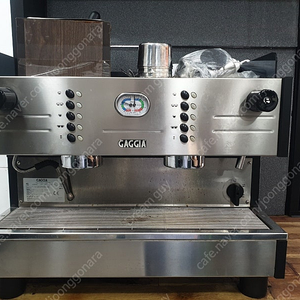 반자동 커피머신 GAGGIA XD 2홀 판매합니다