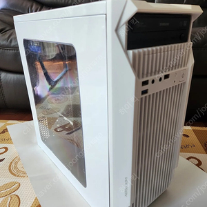 부품용 하드뺀 본체 i3,gtx750,4gb ×2,500w 외