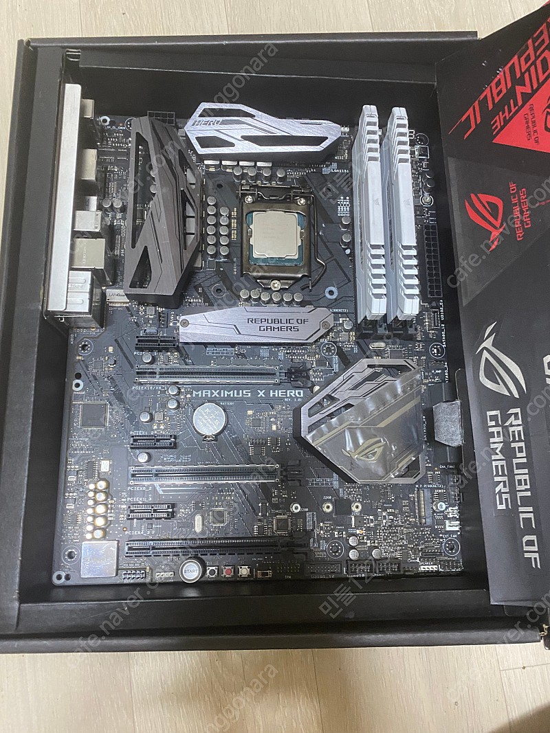 i7 8700k 뚜따 + z370 막시무스x 히어로 + 커세어 rgb 16gb 램 팝니다