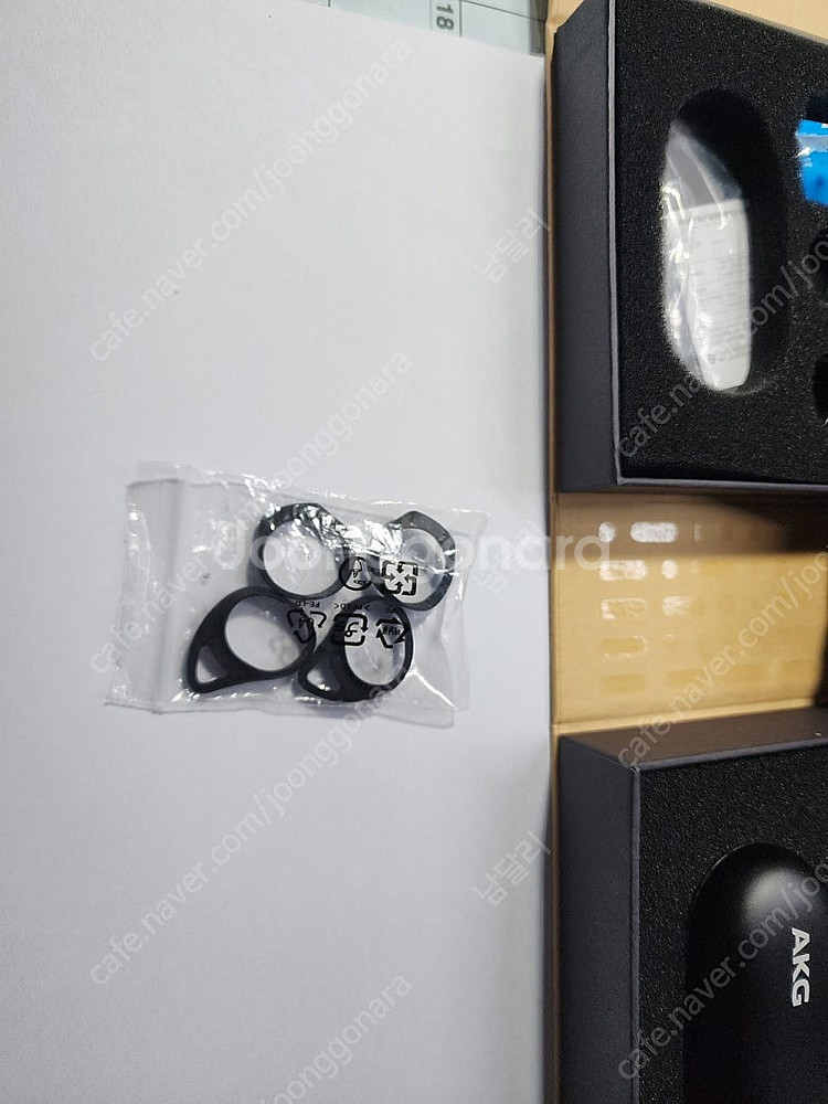 AKG N400 하만카돈 이어폰--5