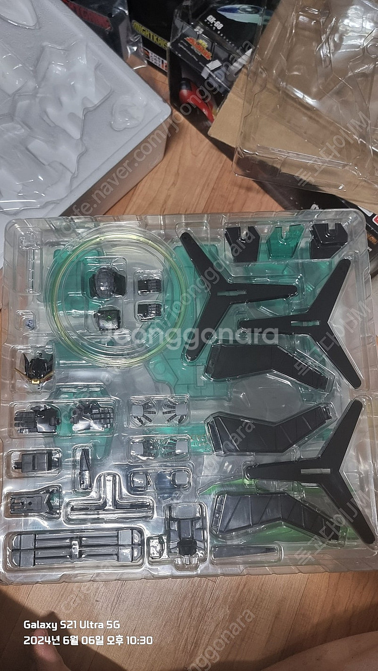 초합금혼 가오파이가 팝니다.2주전 미개봉구입후 장식장 1회전시--1