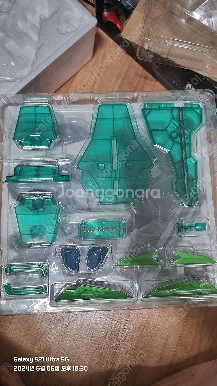 초합금혼 가오파이가 팝니다.2주전 미개봉구입후 장식장 1회전시--2