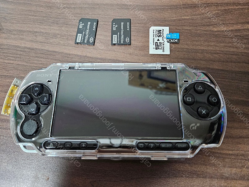 PSP3000번대 그란투리스모 한정판 팝니다.