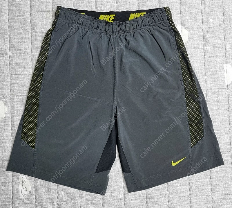 새상품 나이키 트레이닝 반바지 차콜+형광그린 NIKE SHORT 택포 18,000원