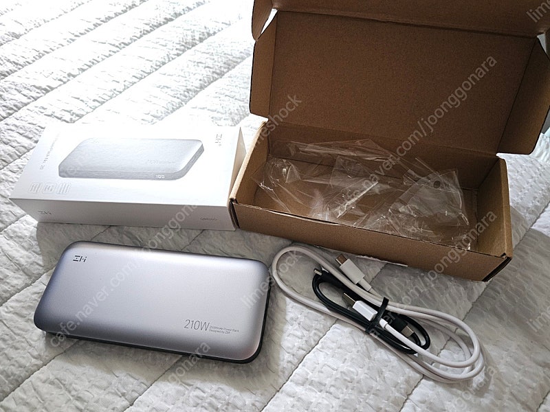 ZMI QB826G PD 보조배터리 210W 25000mAh 보조배터리 팜니다.