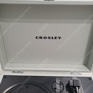 (가격수정)크로슬리 디럭스 턴테이블 판매합니다(화이트). CROSLEY