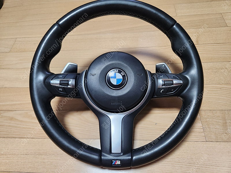 BMW M팩 정품 스티어링 휠 판매합니다.