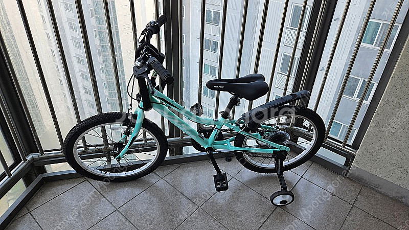 주니어 자전거 S급 거의 새것 팝니다 엘림 20R 민트컬러--0