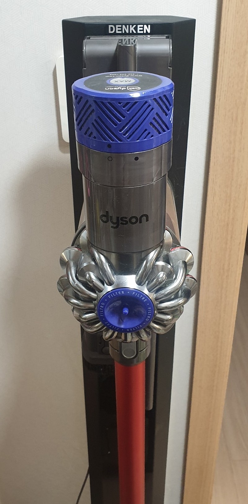 다이슨 무선 청소기 V6 배터리 추가 1개 더 증정 dyson V6