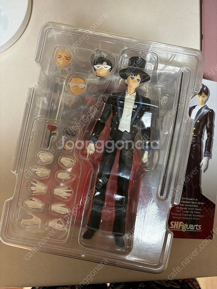 S.H.Figuarts 피규어아츠 세일러문 턱시도 가면--1