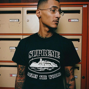 좌쓰 Supreme x Corteiz Rules The World T-Shirt 슈프림 x 코르테이즈 룰즈 더 월드 티셔츠 블랙