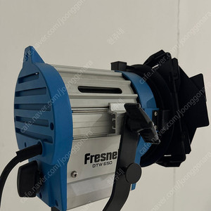 텅스텐조명 프레넬 Fresnel 650w 팝니다 [새상품]