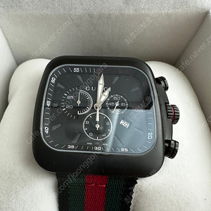 [새상품급] 구찌 사각 크로노 쿼츠 시계 판매