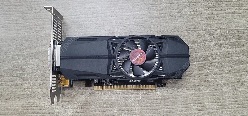 기가바이트 그래픽카드 GTX 1050 Ti 4G LP 판매합니다. 모델명 : GV-N105TOC-4GL.