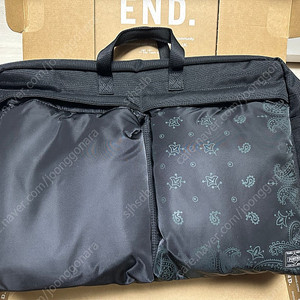 엔드 x 포터 더플백 END. x Porter-Yoshida & Co 2-Way Duffle Bag Black 미개봉 새제품 팝니다.