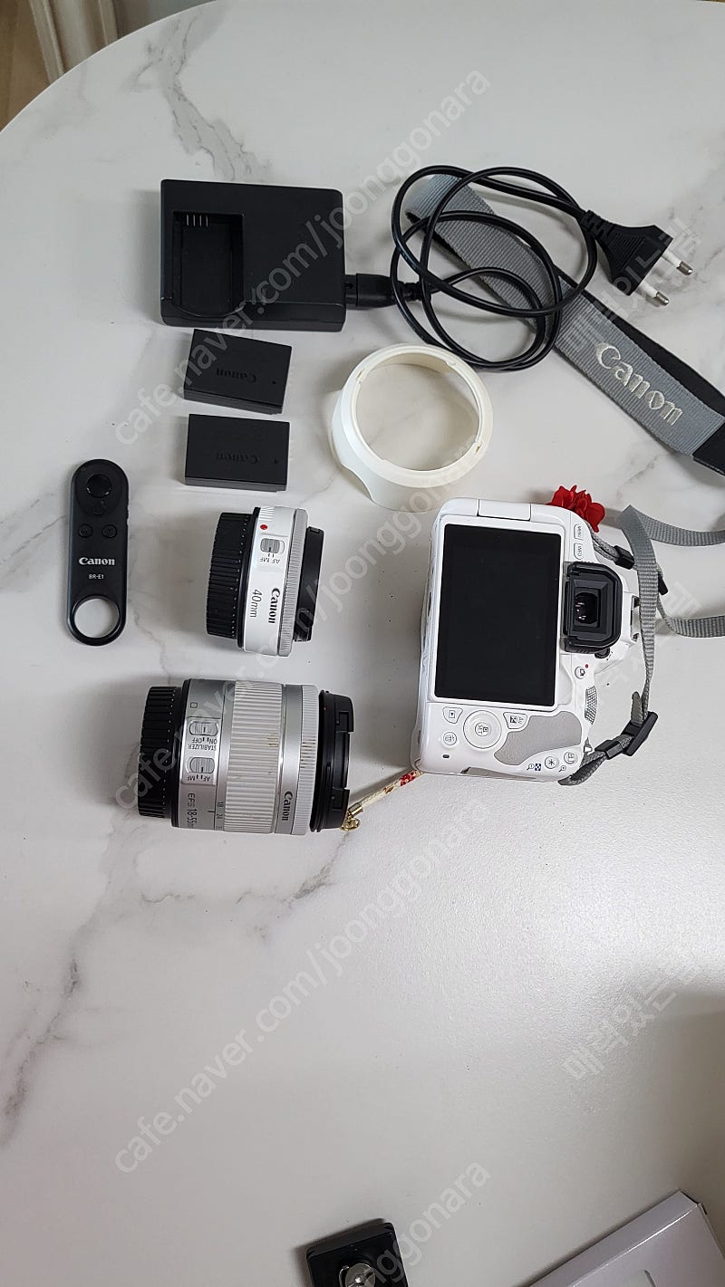 DSLR카메라 캐논 200D 화이트 풀구성(렌즈2, 배터리2, 리모컨, 박스)