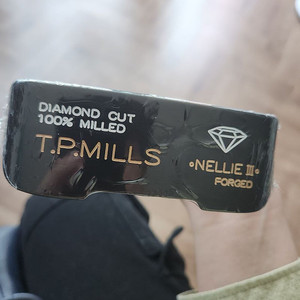 티피밀스(T.P.MILLS) NELLIE3 BLACK 다이아몬드 퍼터 완전 새상품[미개봉] 판매합니다