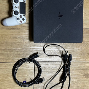 PS4 2218 500GB 블랙 노박스 팝니다.