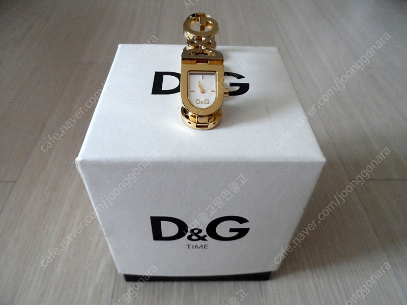 DOLCE&GABBANA (D&G) 돌체앤가바나 시계 (골드) 59,000원 (무료배송) / (보증서/제품박스 포함)