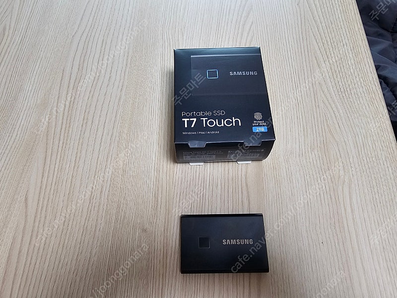 삼성 외장 SSD T7 Touch 2TB + 전용 파우치 택포 18만원에 팝니다.