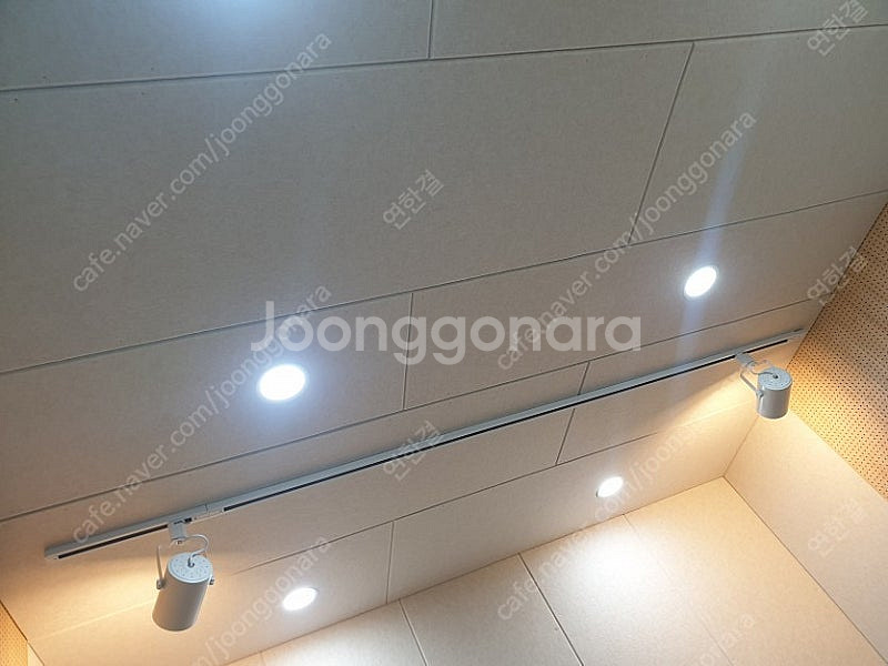조용한청년들 미디 작곡용 방음부스 판매합니다--1