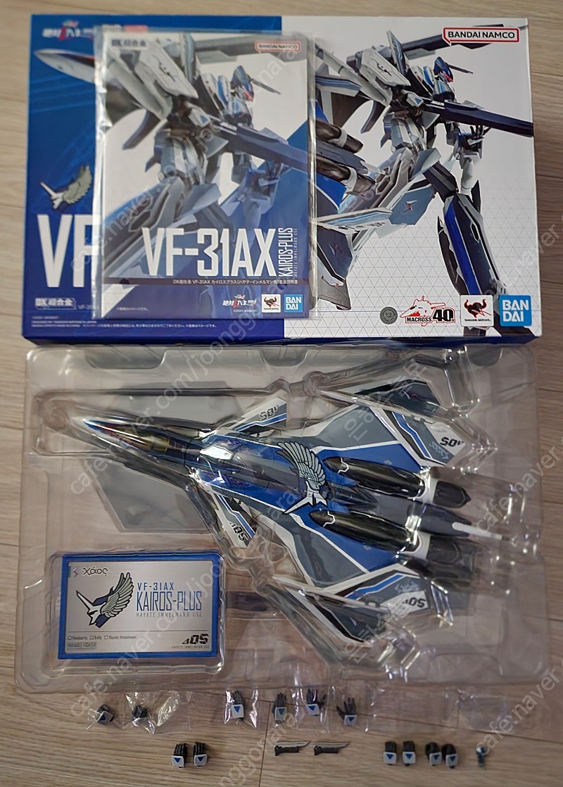 반다이 (BANDAI) DX초합금 마크로스 (MACROSS) VF-31AX 카이로스 플러스 (하야테기) 판매합니다.