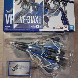 반다이 (BANDAI) DX초합금 마크로스 (MACROSS) VF-31AX 카이로스 플러스 (하야테기) 판매합니다.