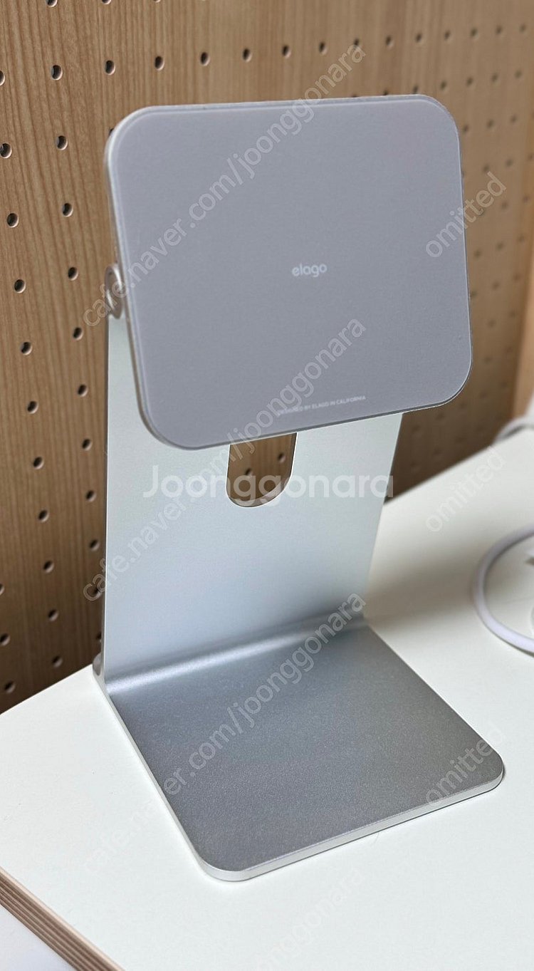 엘라고 아이패드 마그네틱 스탠드 실버--2