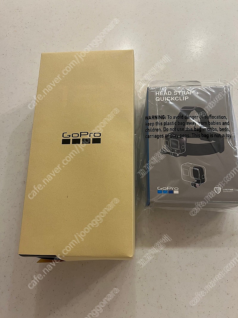 고프로 히어로12 블랙 + 헤드스트랩/퀵클립 새제품 판매합니다. (44.5만원)