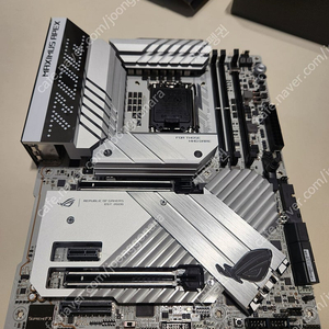 ASUS ROG MAXIMUS Z790 APEX 화이트