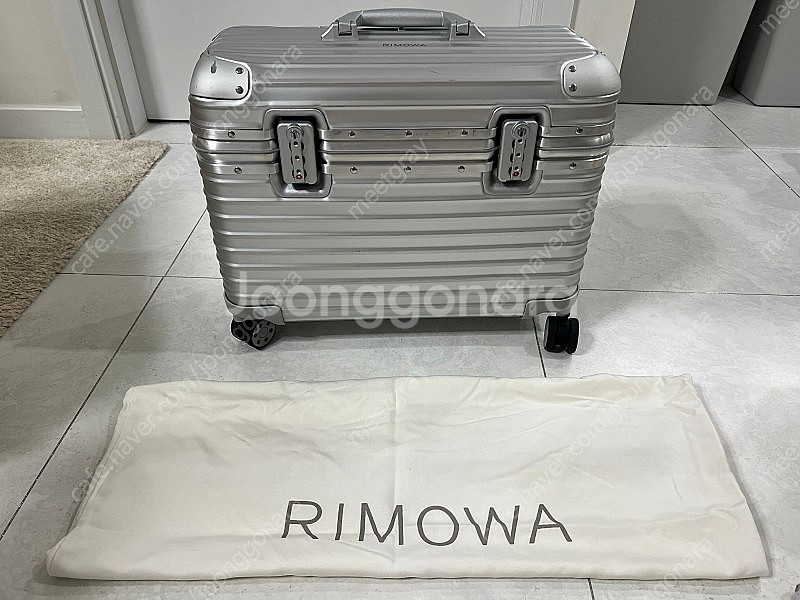 Rimowa pilot 37l carry on sales