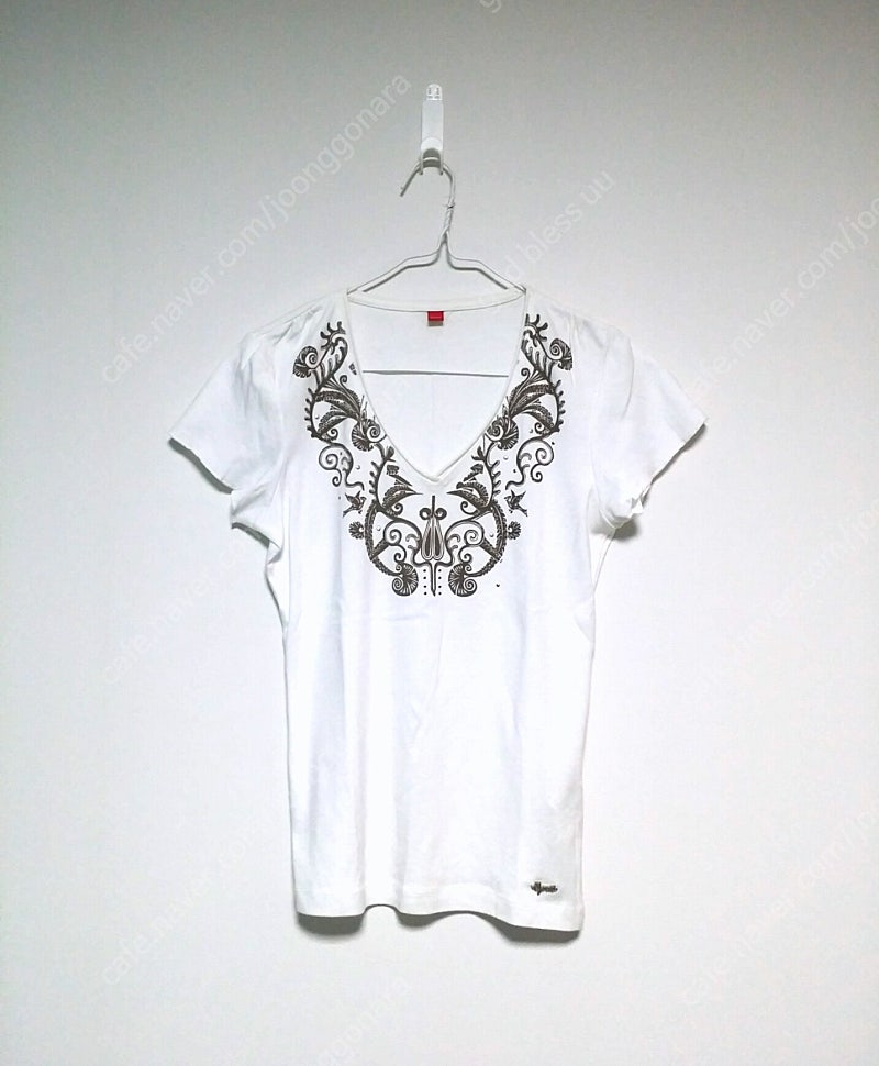 (새제품) 에스프리 여성 브이넥 반팔 티셔츠 (S)
