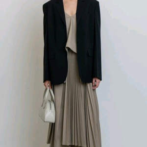 RRACE Belt Pleats Skirt. RRACE 벨트 스커트