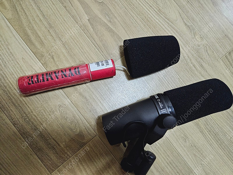 Shure SM7B + 프리앰프 DM1 Dynamite 판매합니다.