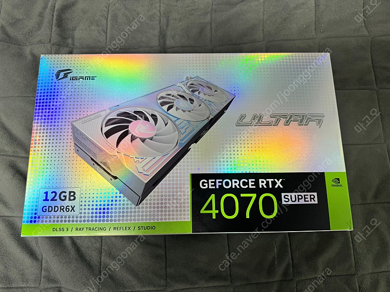 컬러풀 iGame RTX4070 SUPER ULTRA OC D6X 12GB White 화이트