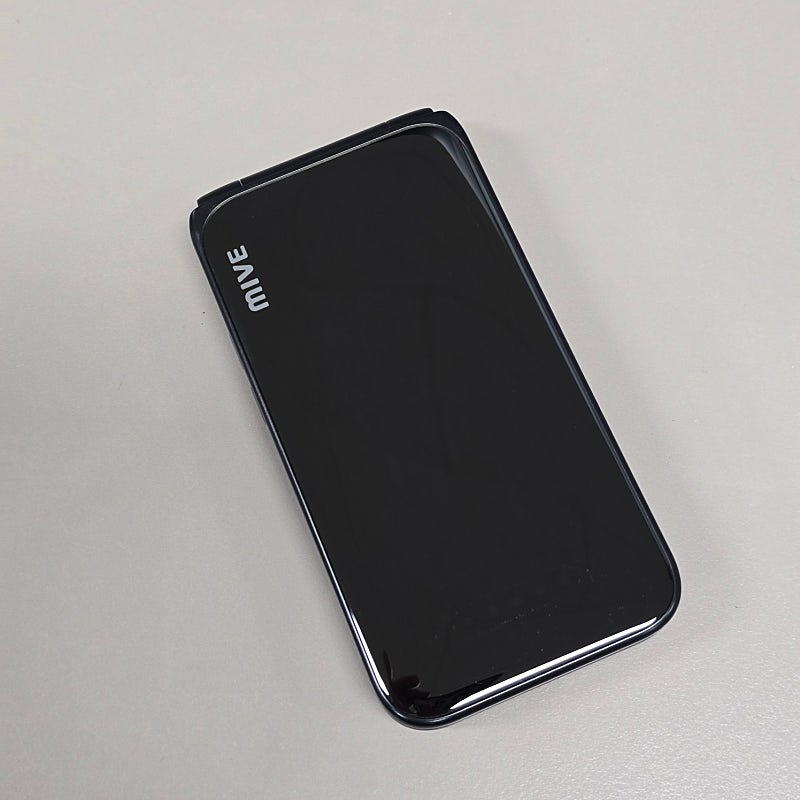 마이브 스타일폴더폰 블랙 32기가 23년 3월개통 깨끗한폰 9만에 판매합니다