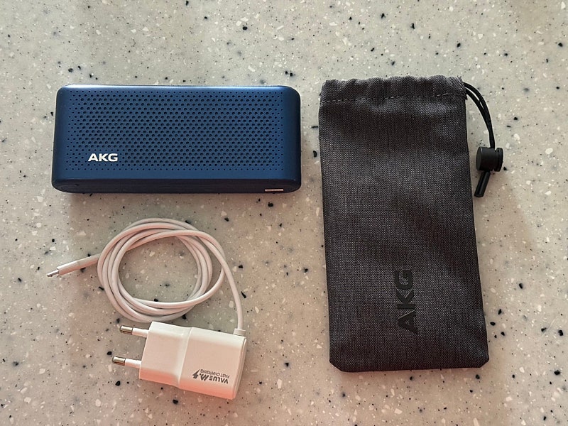 AKG S30 블루투스 무선스피커 판매합니다. (택배비 포함)